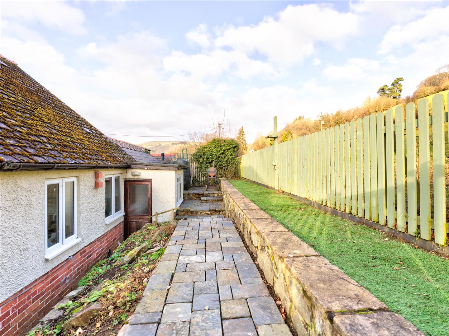 Sunny Ridge,, Dolywern, Llangollen, LL20 7AG Estate Agents & Auctioneers